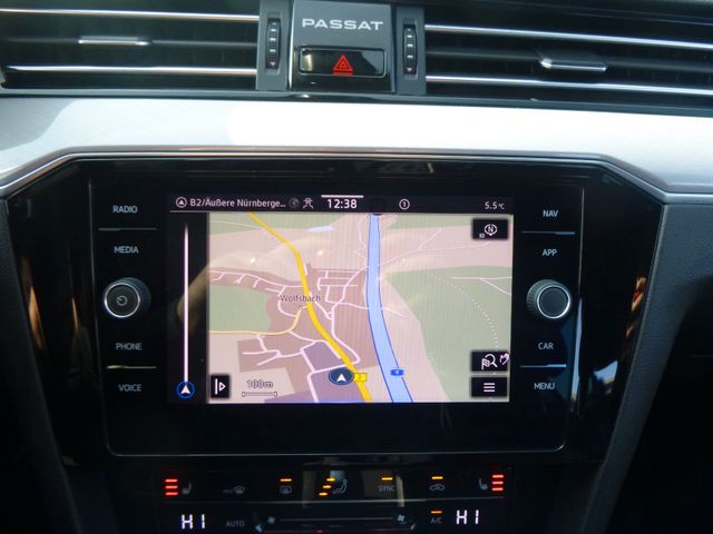Fahrzeugabbildung Volkswagen Passat Variant 2.0 TDI, Business>AUT/AHK/LED/360