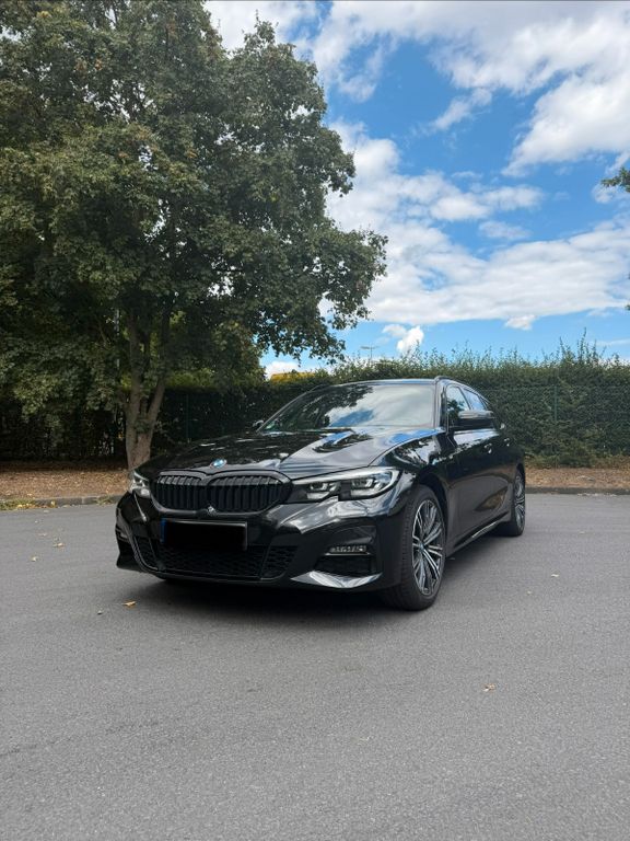 Image of BMW 320
