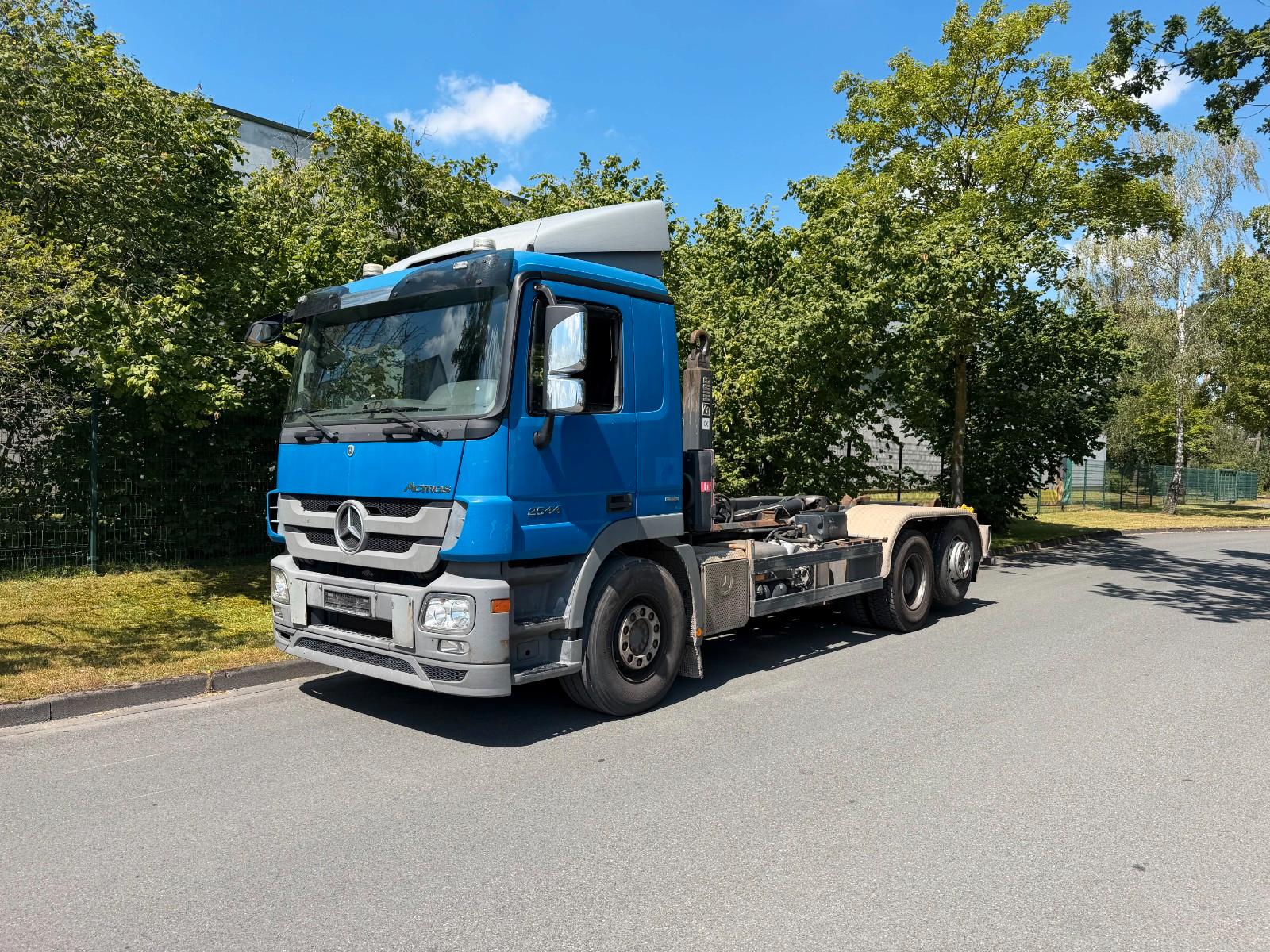 Mercedes-Benz 2544 MP3. Abroller, Hiab, 3 Achser