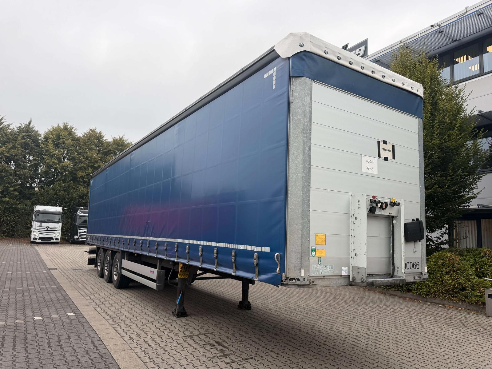 Schmitz Cargobull SCS 24/L - 13.62, XL, Daimler, Getränke