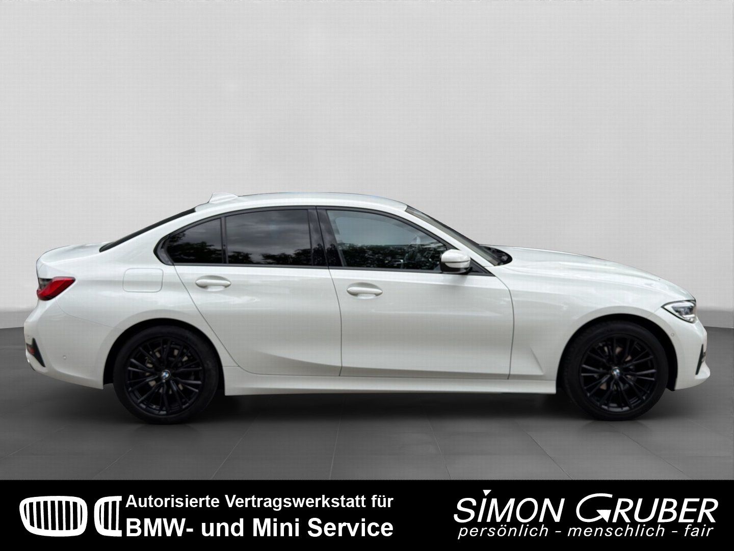 Fahrzeugabbildung BMW 318 i Adv Shadow HUD SHZ Innovationspaket Kamera