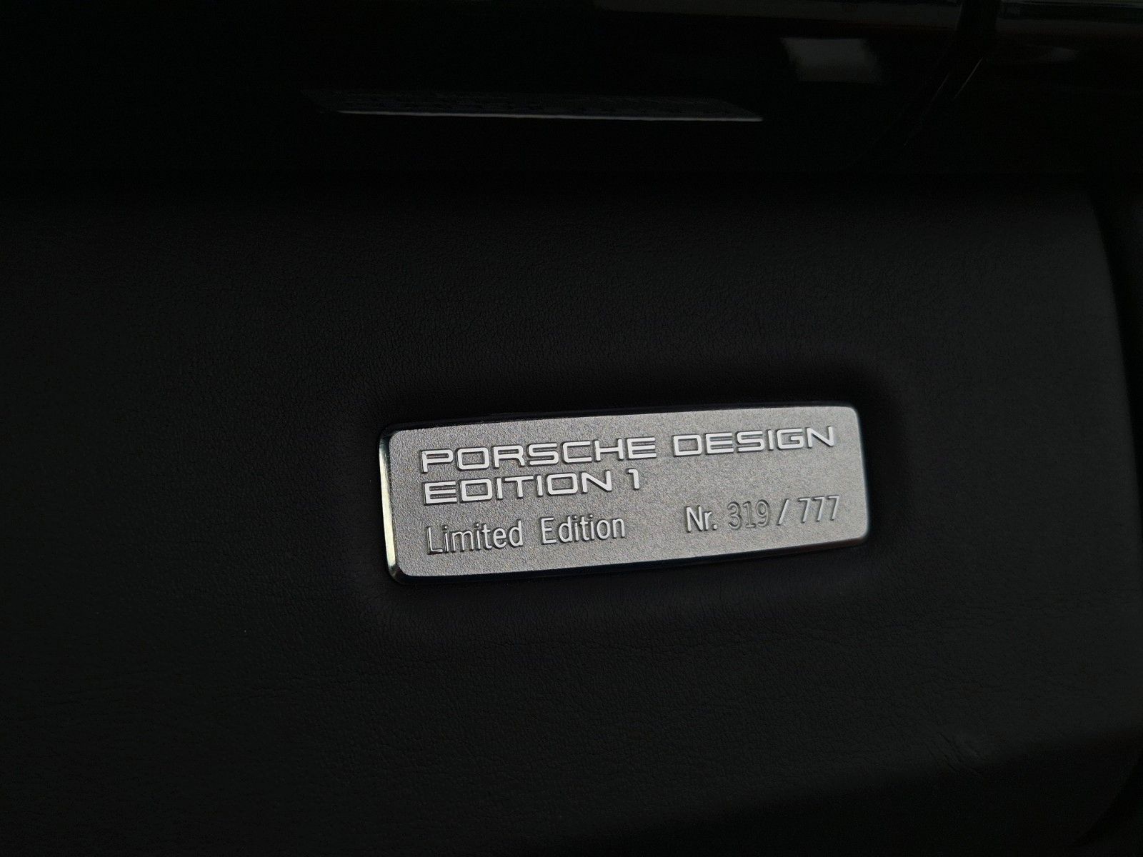 Fahrzeugabbildung Porsche Cayman Porsche Design Edition 1/One of 777