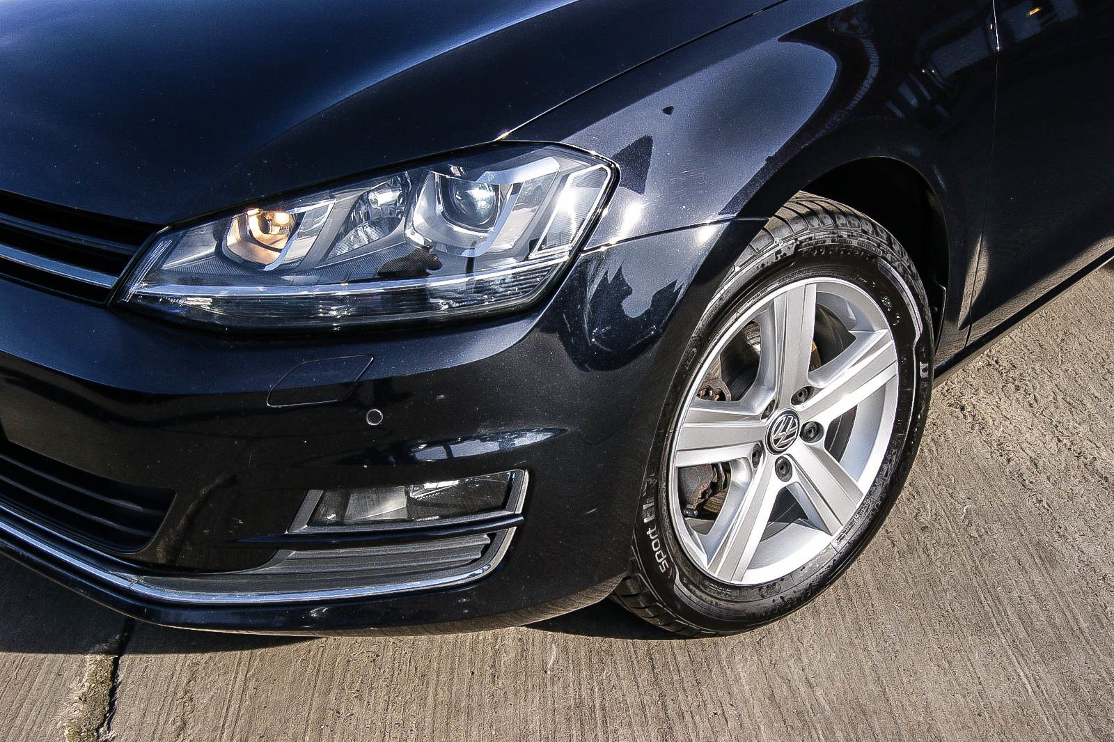 Fahrzeugabbildung Volkswagen Golf 7 Variant 1.4 HIGHLINE XENON NAVI 1.HAND SH