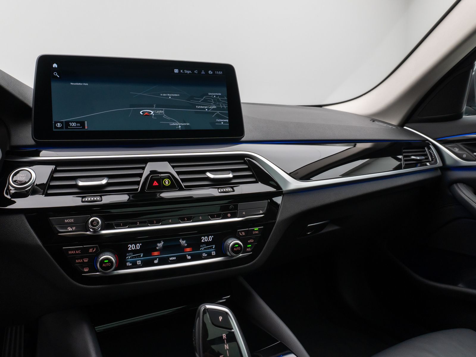 Fahrzeugabbildung BMW 530d Panorama Laser Kamera HUD DAB HiFi Komfort