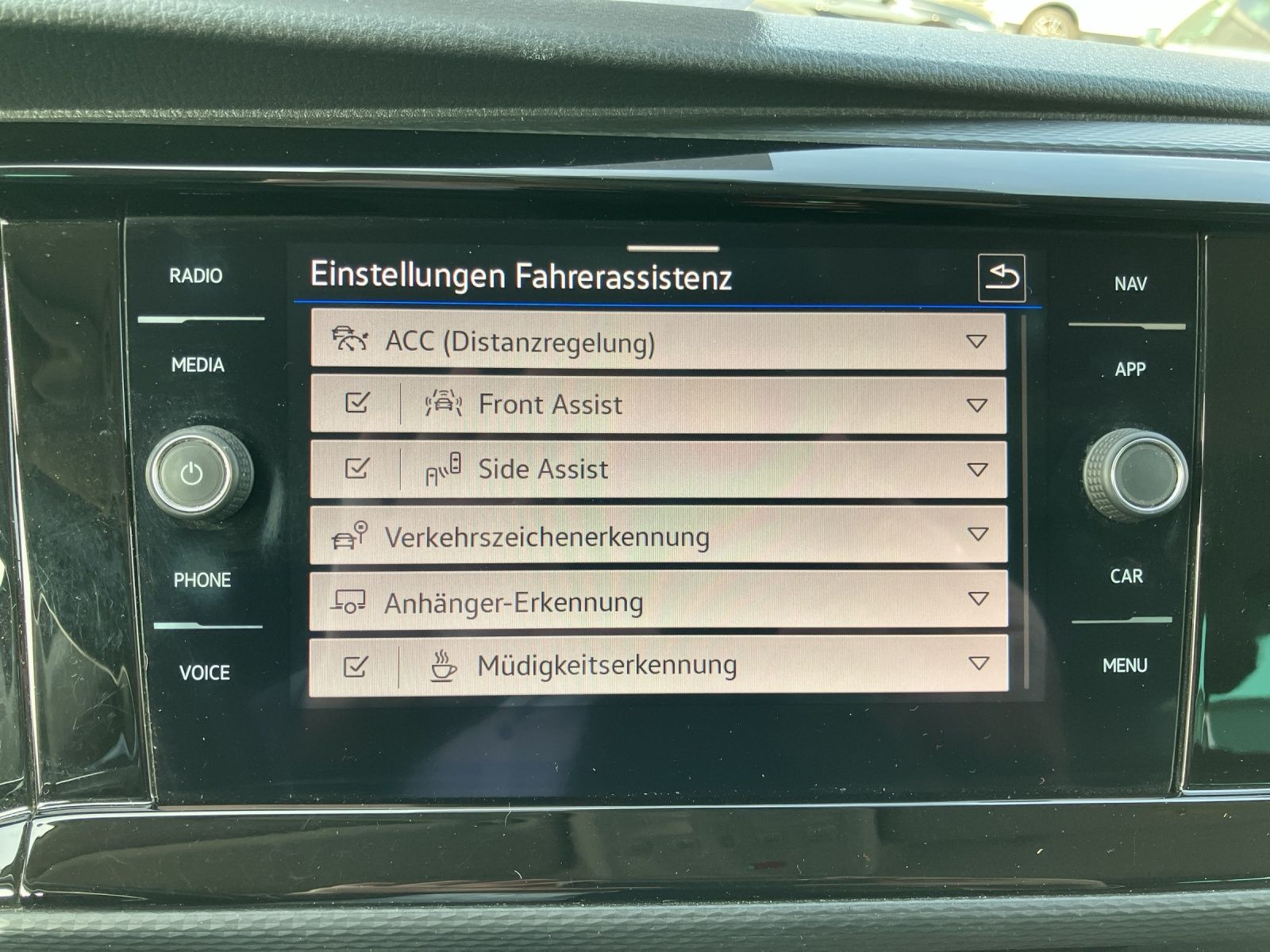 Fahrzeugabbildung Volkswagen T6 Multivan T6.1 TDI Gen Six LED ACC AHK SH PDC