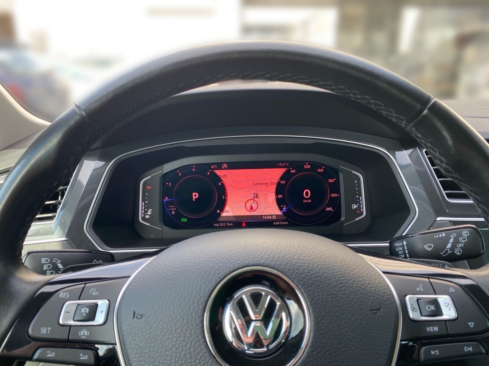 Fahrzeugabbildung Volkswagen Tiguan 1.5 TSI DSG Comfortline *AHK*Winterräder*