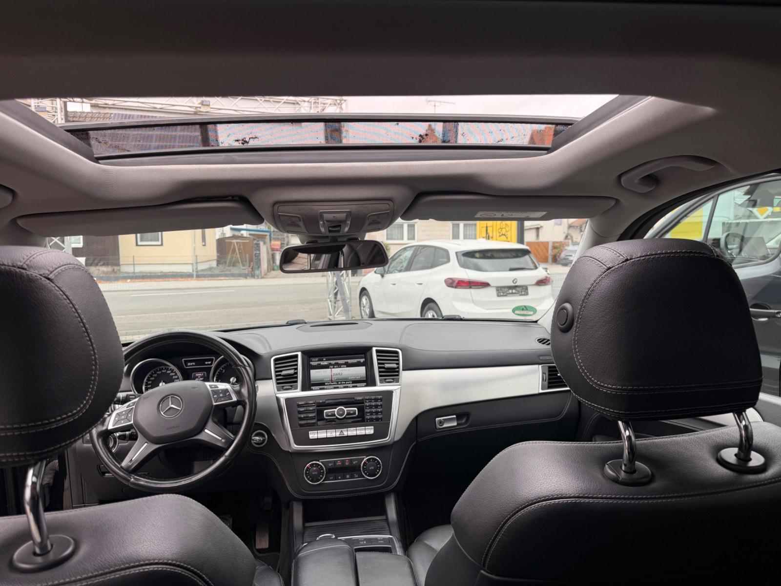 Mercedes-Benz ML 350 ML BlueTec 4Matic AMG*Pano.*AHK*