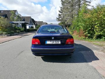 BMW 528 - 5
