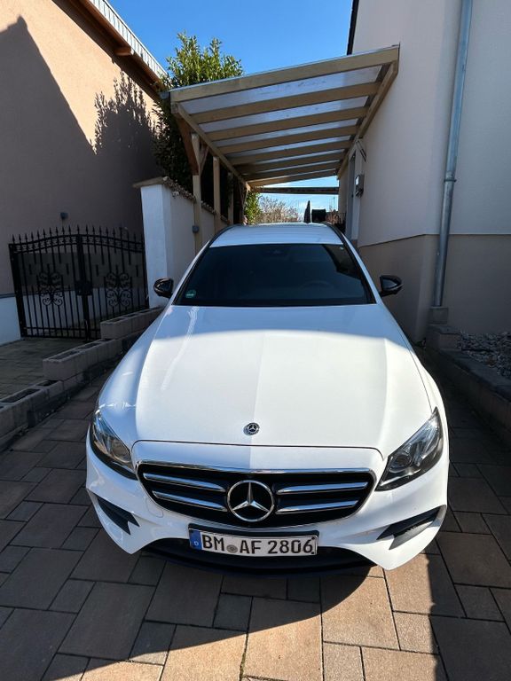 Mercedes-Benz E 220