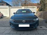 Volkswagen Passat Variant 2.0 TDI SCR DSG 4Motion - VW Passat Variant Gebrauchtwagen in München
