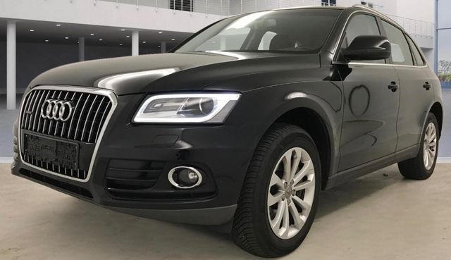 Audi Q5 3.0 TDI  quattro-V6-NAVI-XENON