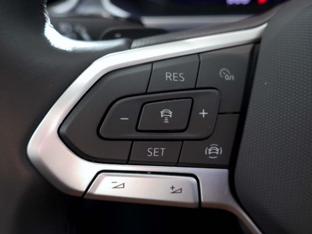 Fahrzeugabbildung Volkswagen T-Roc Style 2.0 TDI DSG | LED RFK ACC