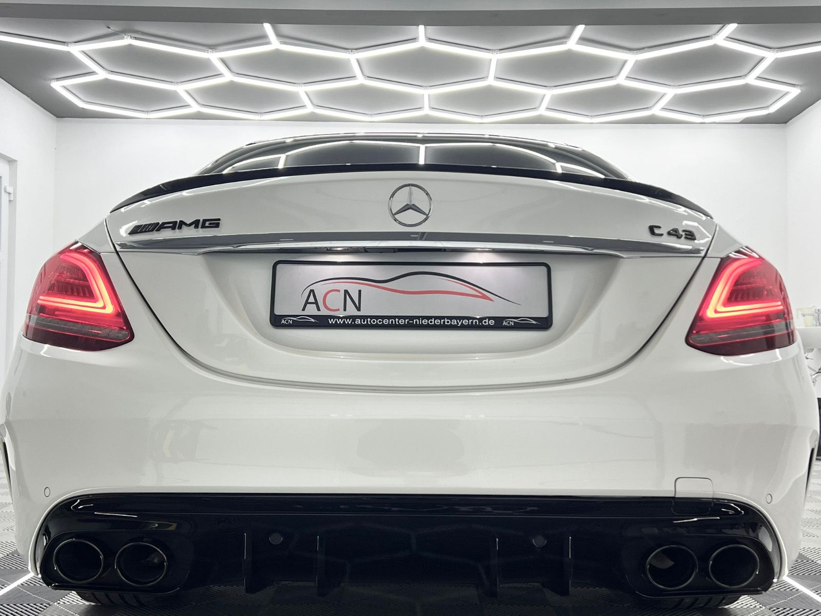 Fahrzeugabbildung Mercedes-Benz C 300 Lim. AMG-LINE/360*/BURMESTER/WIDESCREEN