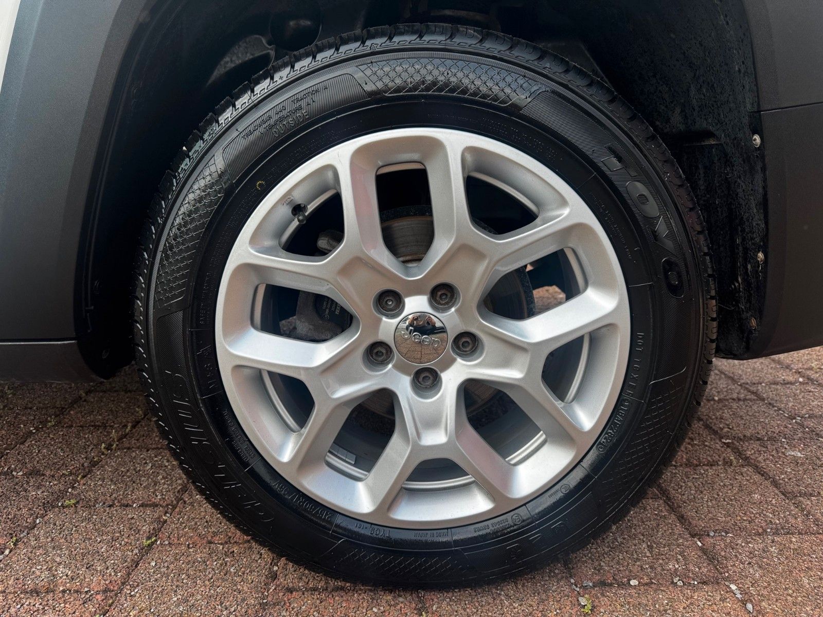 Fahrzeugabbildung Jeep Renegade Limited FWD Automatik Navi Kamera Sitzh