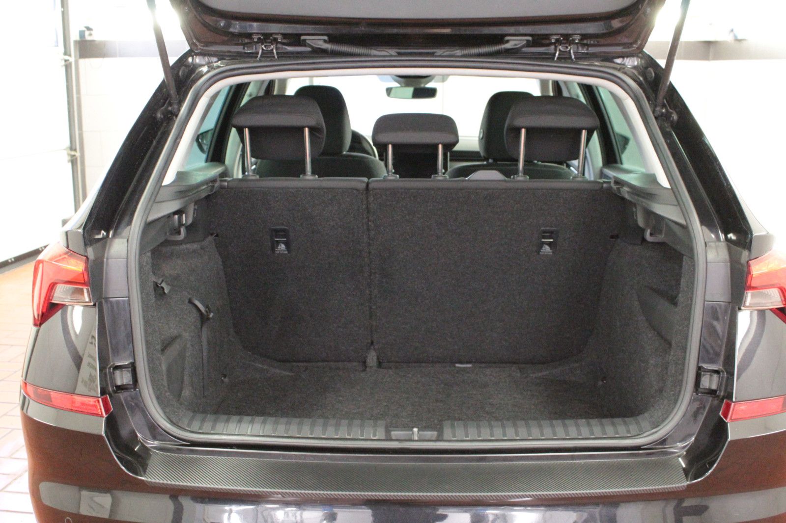 Fahrzeugabbildung SKODA Kamiq 1.0 TSI 85kW Ambition *Winterräder Alu*