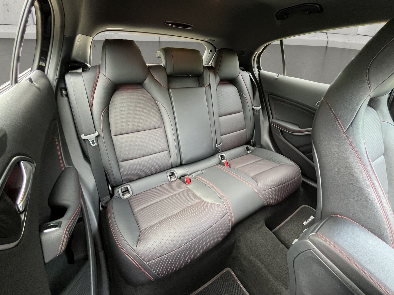 Fahrzeugabbildung Mercedes-Benz GLA 180 AMG-LINE*NIGHT-PAKET*LED*KEYLESS*LEDER**