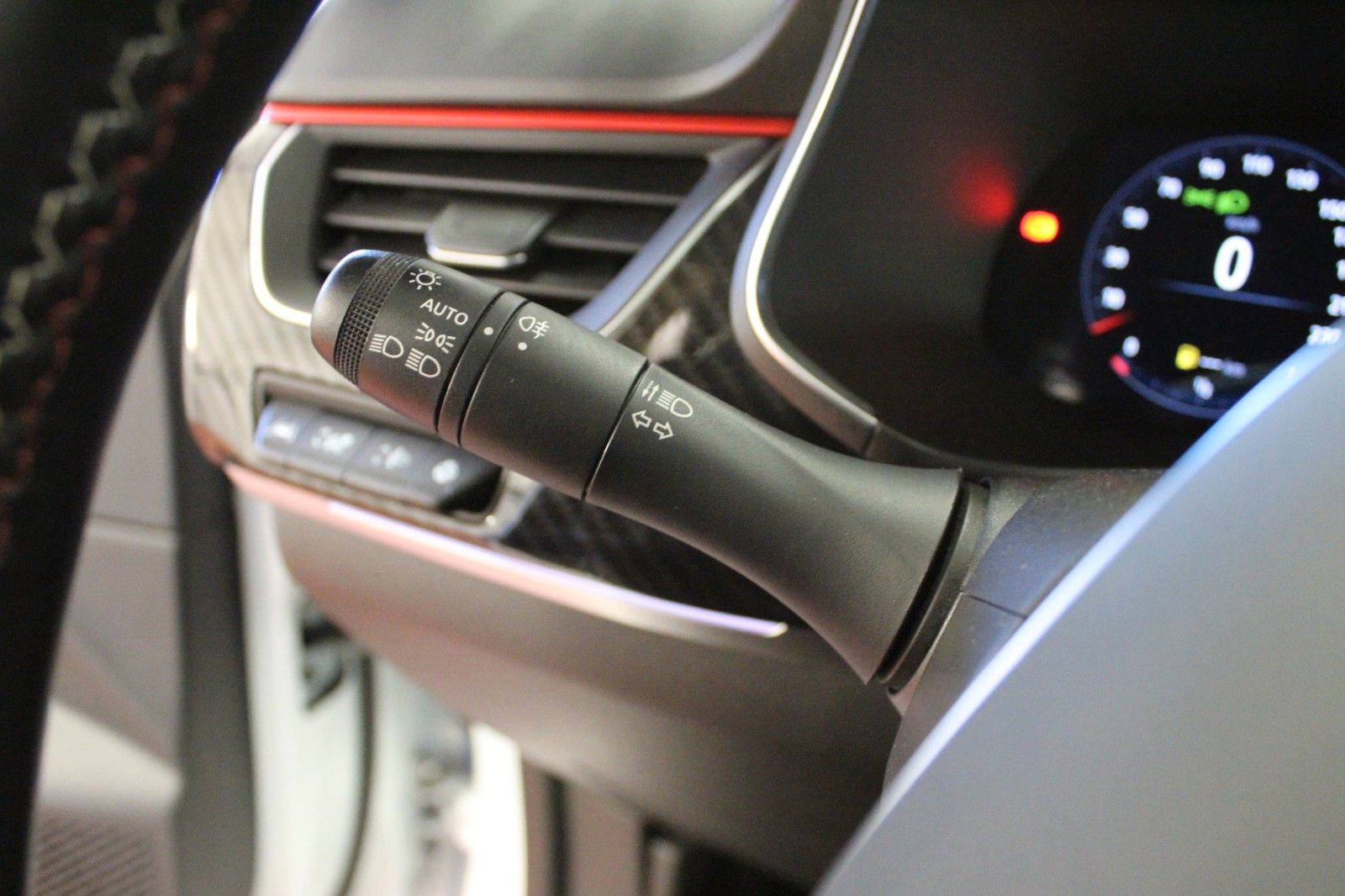 Fahrzeugabbildung Renault Arkana Mild Hybrid 160 EDC R.S. Line*Leder*