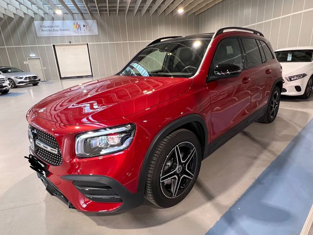 MERCEDES-BENZ GLB 250 4MATIC DCT - AMG Line Sonderfarbe