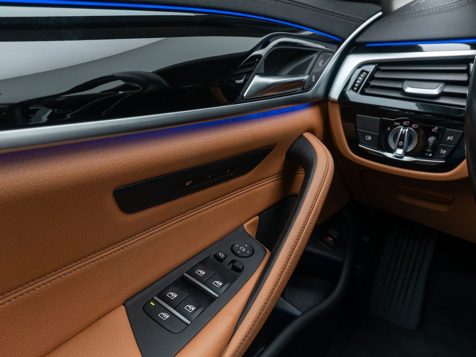 Fahrzeugabbildung BMW 540d xD LuxuryLine HUD Kamera DAB Laser Panorama