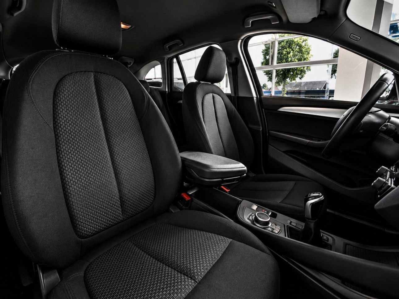 Fahrzeugabbildung BMW X1 18i LCI NAVI SHZ AHK PDC KLIMAAUT 8xALU