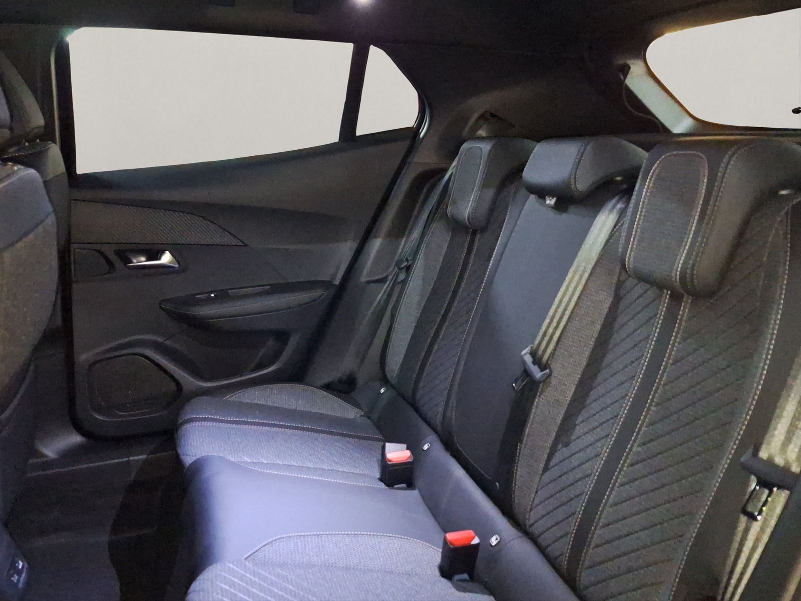Peugeot 2008 - Bild 12