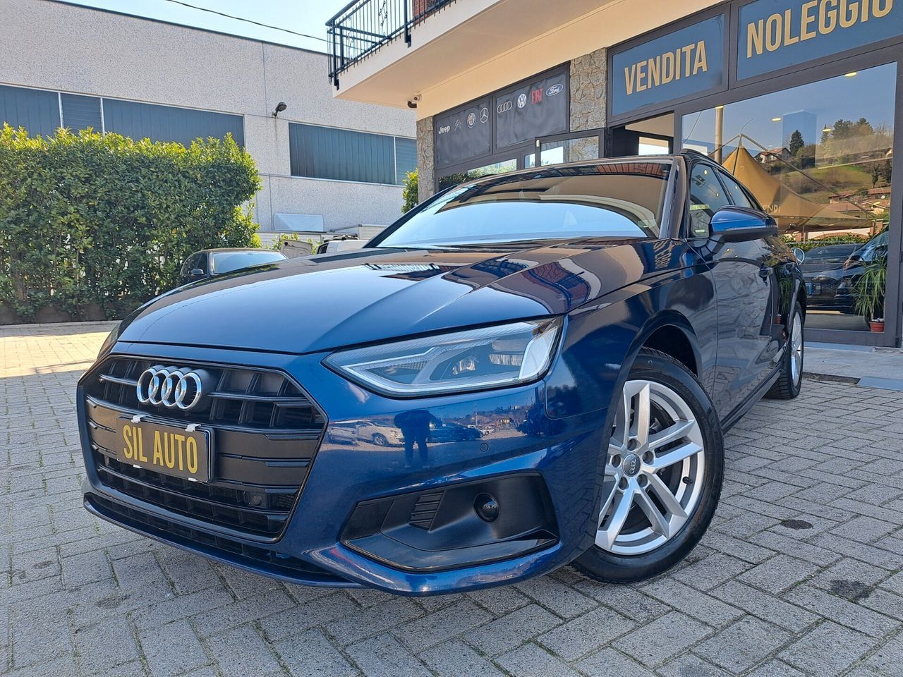 Audi A4 - 1