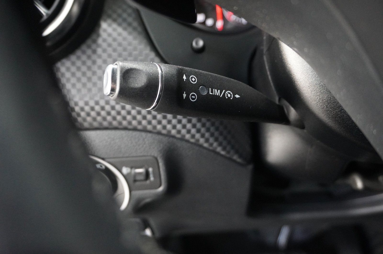 Fahrzeugabbildung Mercedes-Benz A 180 CDI URBAN KLIMA/SHZ/PDC/TEMP./SPORT/AHK