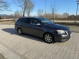 Toyota Avensis T25 2,2L - Toyota Avensis T25 mit Diesel-Antrieb