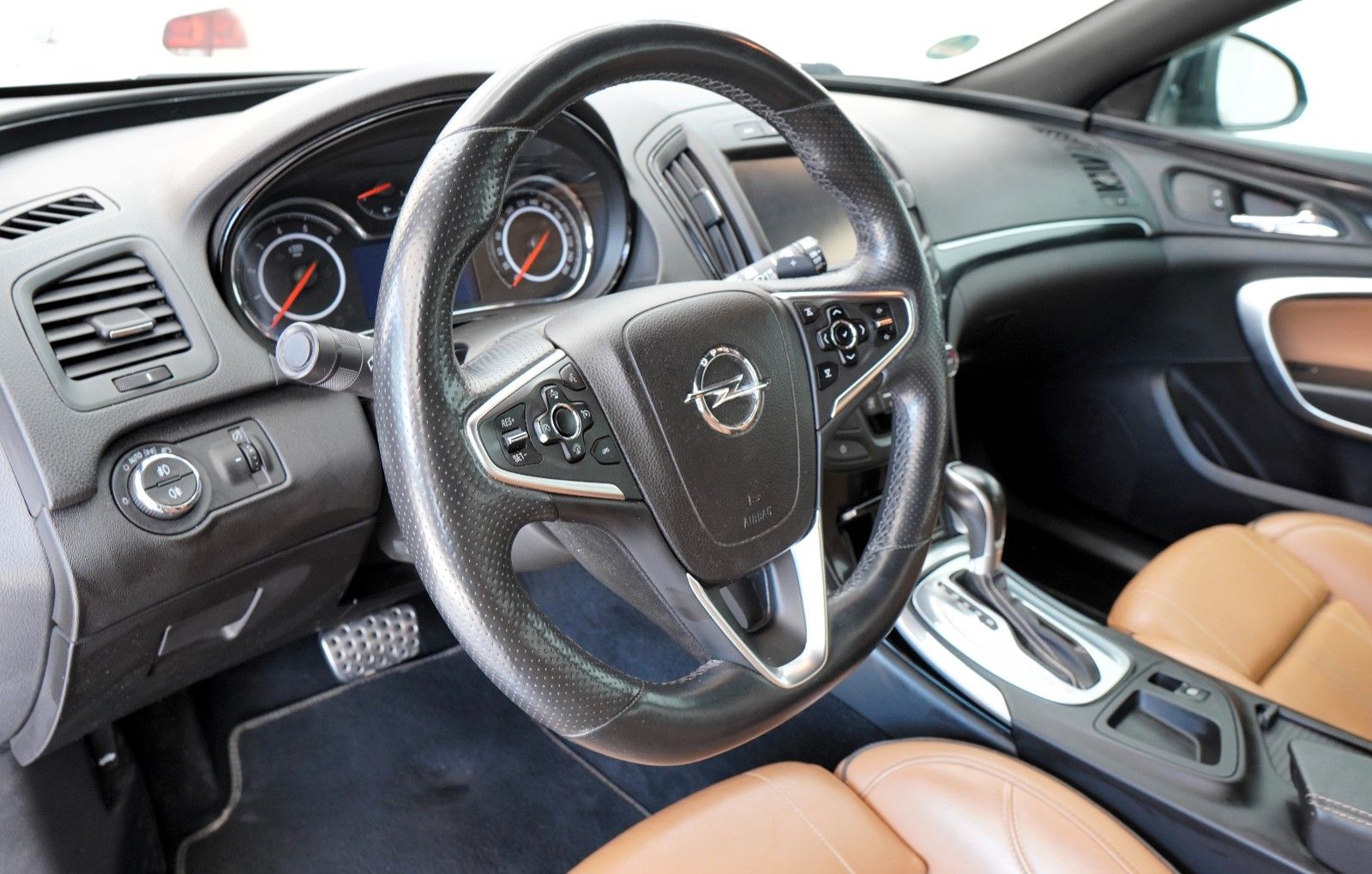 Fahrzeugabbildung Opel Insignia A Country Tourer 4x4 *Leder*Navi*Autom*