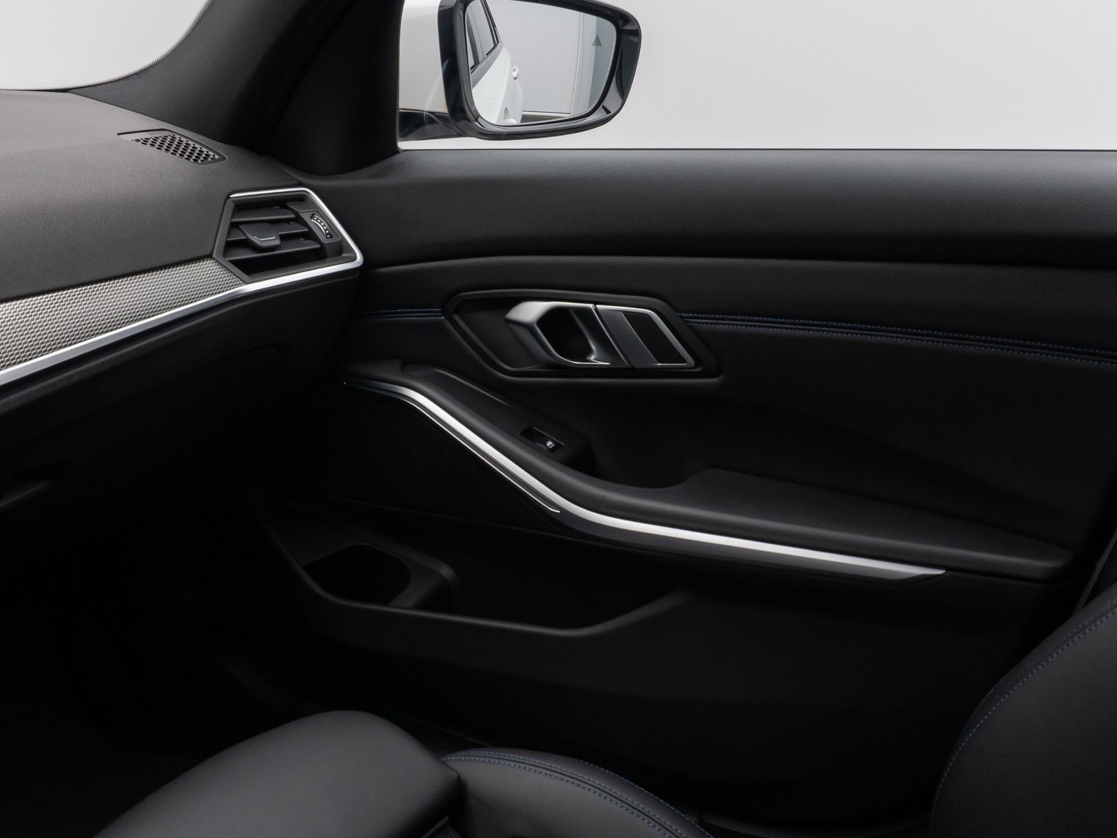 Fahrzeugabbildung BMW 330i xD M Sport Laser DAB Lenkrhzg Komfort Alarm