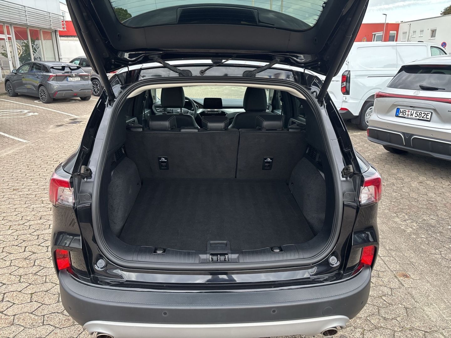 Fahrzeugabbildung Ford Kuga Hybrid Titanium X Navi Digitales Cockpit So