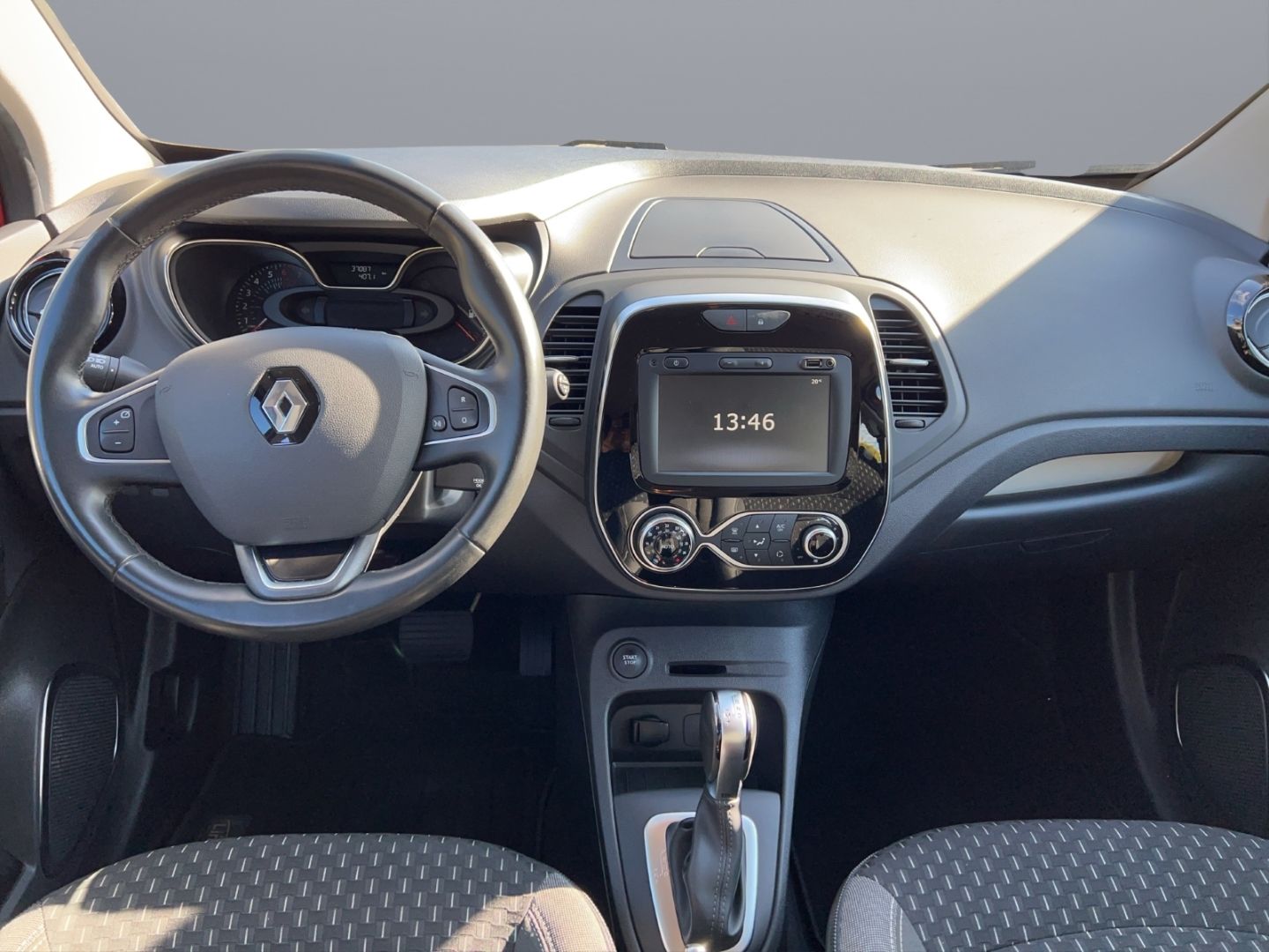 Fahrzeugabbildung Renault Captur Intens 1.3 TCe 150 EDC EU6d-T Navi LED Kl