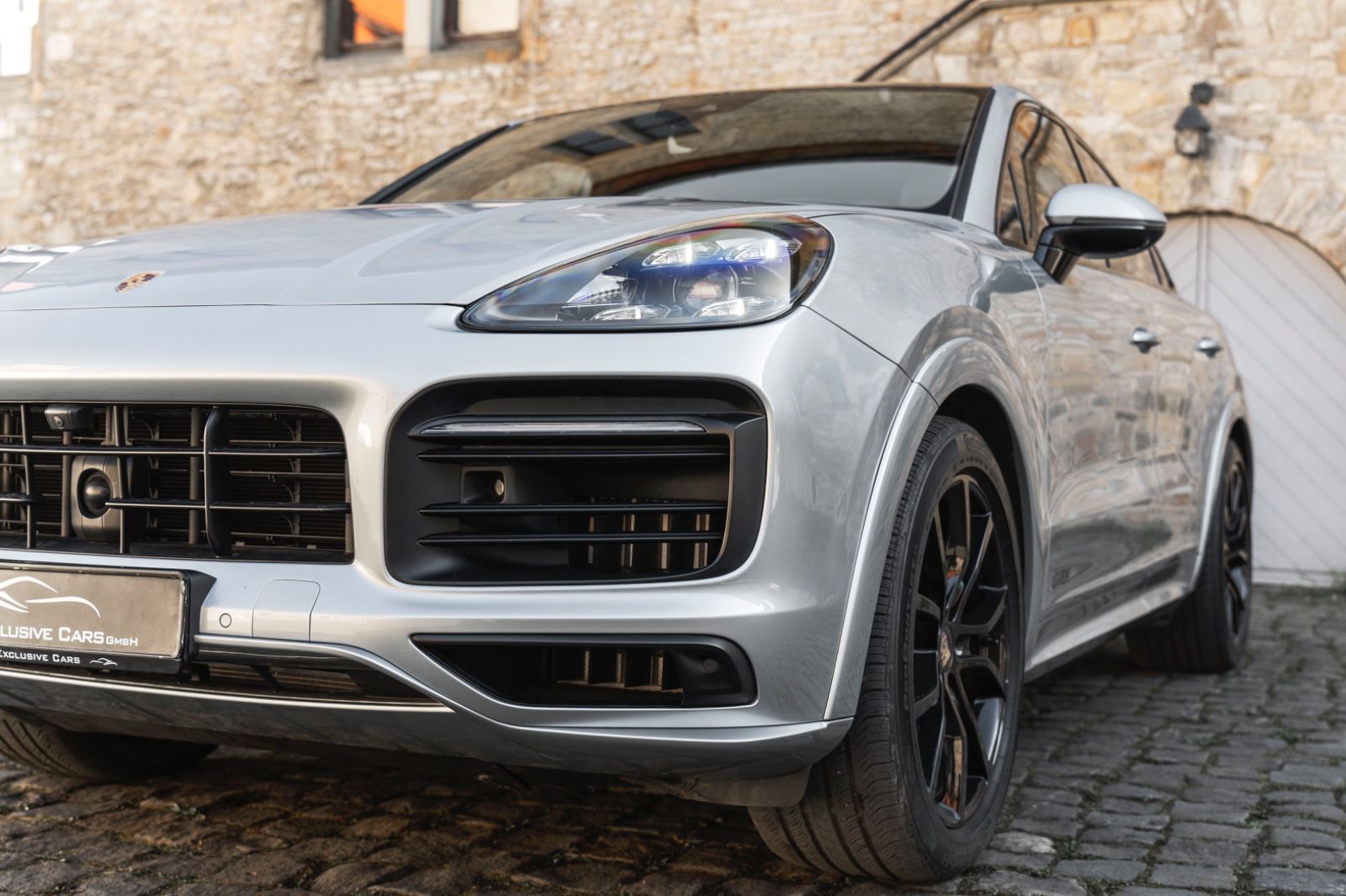 Fahrzeugabbildung Porsche Cayenne Coupe GTS LED HUD PASM 360° BOSE CHRONO