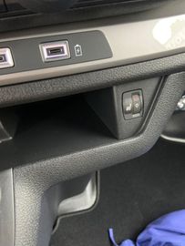 Bild 25 Opel Vivaro Kasten M Flügeltüren + 2x Schiebetüren