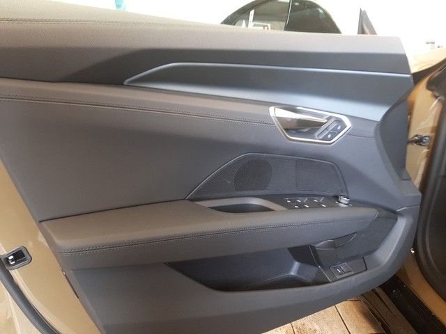 Fahrzeugabbildung Audi e-tron GT quattro PANO HeadUp StdHz Kamera ACC