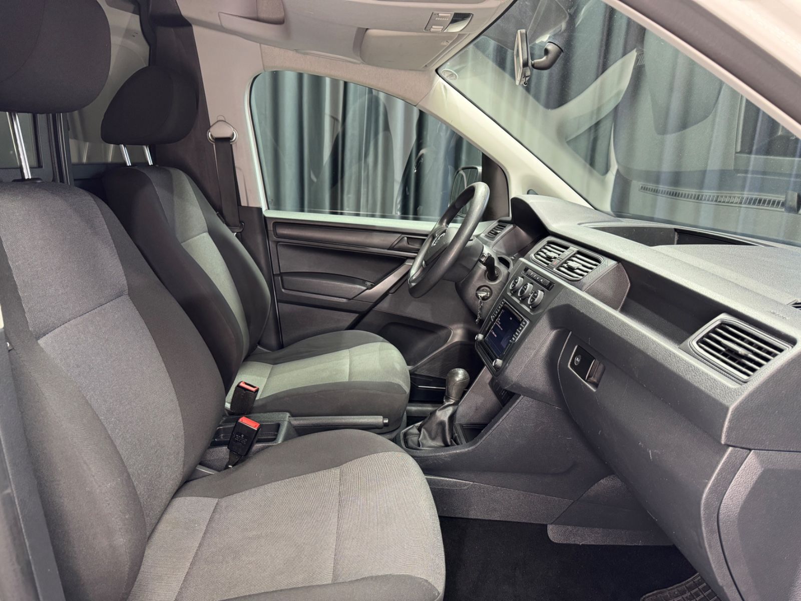 Fahrzeugabbildung Volkswagen Caddy Maxi Kasten 2.0TDI BMT|NAVI|TÜV 06/2026