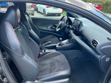 Toyota Yaris - 11
