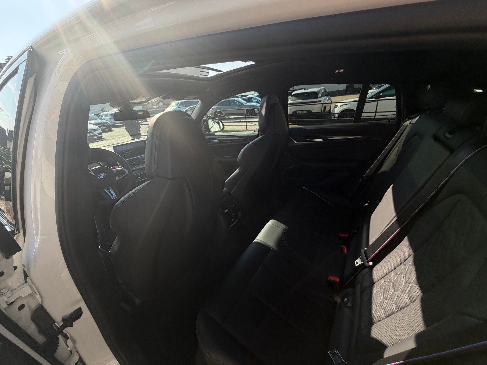 Fahrzeugabbildung BMW X4 M Competition/HUD/HARMAN-KARDON/S-DACH/AMBIEN