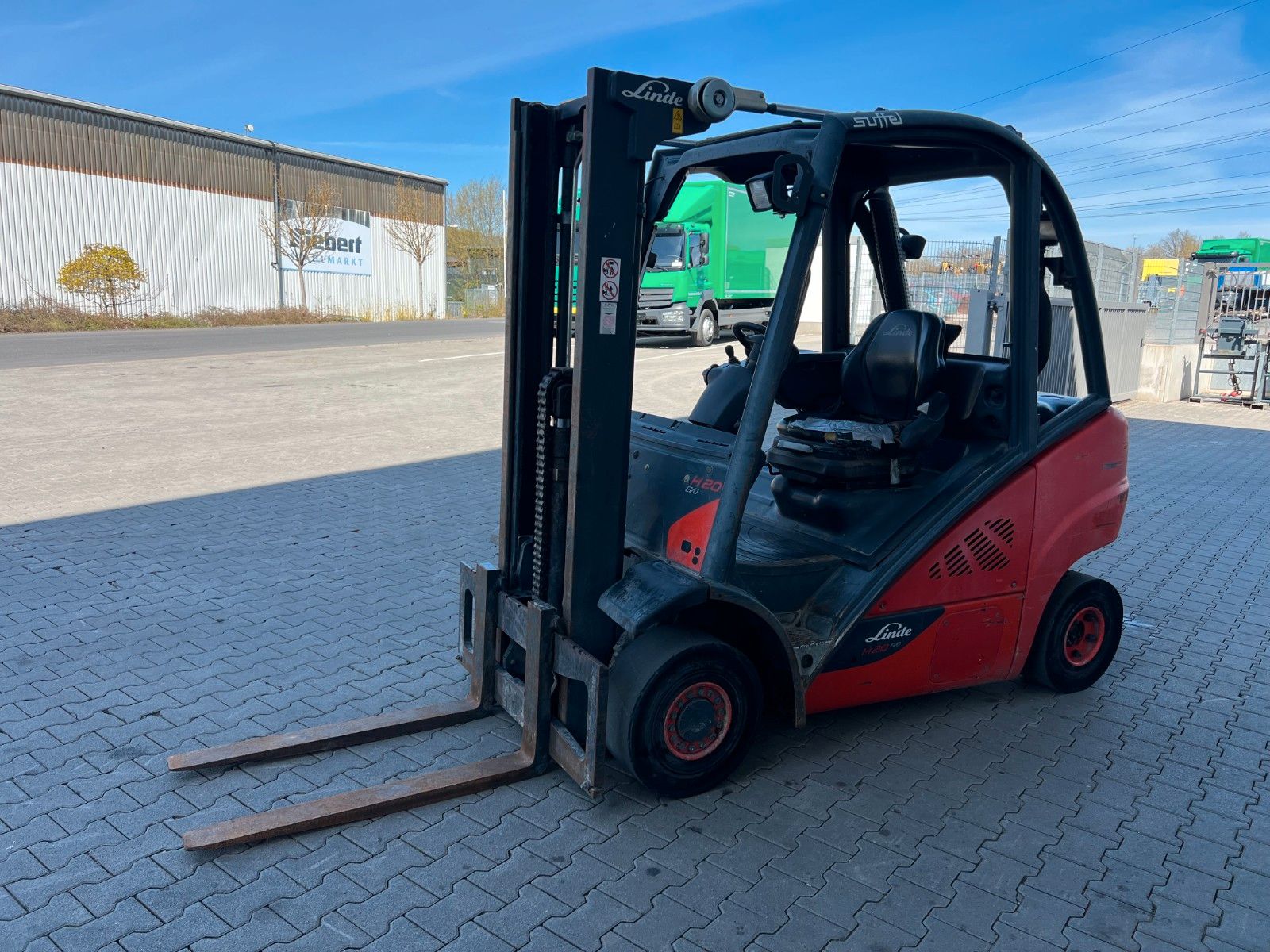 Fahrzeugabbildung Linde H20D-02/600 / 3m / 5.145h / Diesel