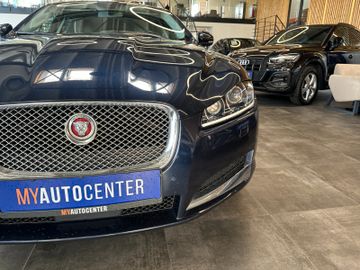 Jaguar XF *Keyless*AHK*BI-XENON*Leder*2-Zonen*