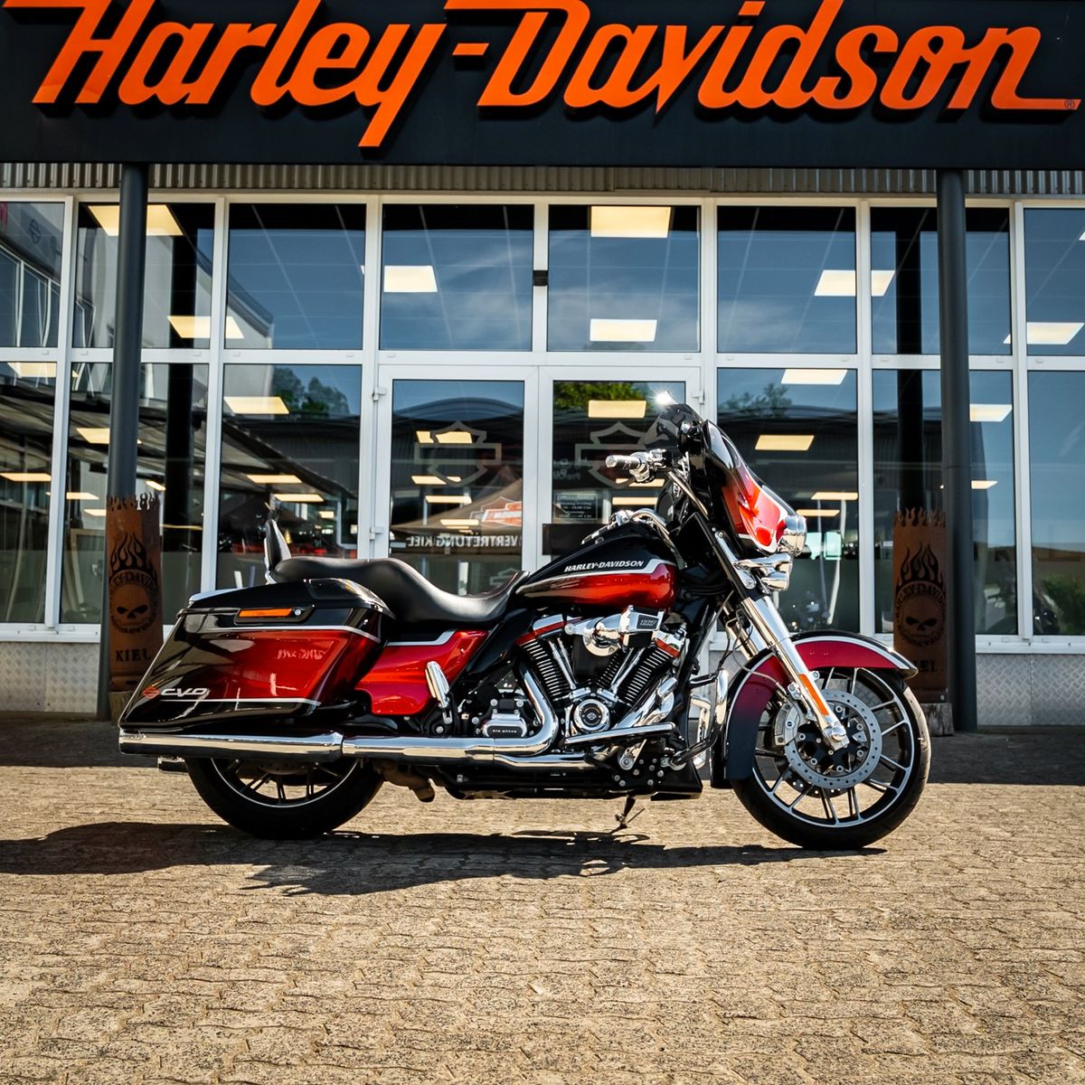 Fahrzeugabbildung Harley-Davidson FLHXSE CVO Street Glide 117 cui - ROCKFORD II
