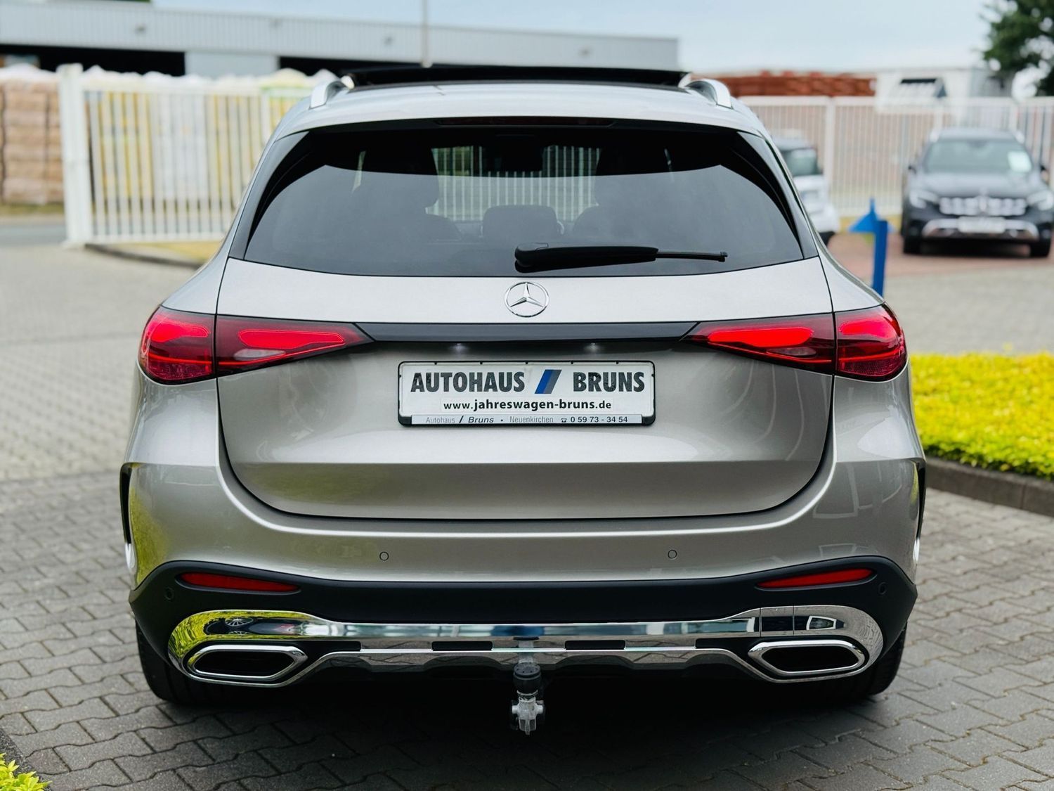 Fahrzeugabbildung Mercedes-Benz GLC 300 d 4M AMG - 360°, Panodach, Standh, Digit