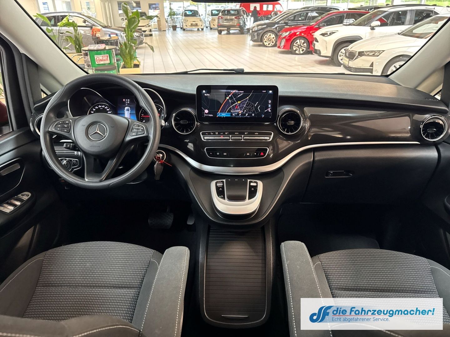 Fahrzeugabbildung Mercedes-Benz V 220 d RISE kompakt Navi Apple CarPlay Android