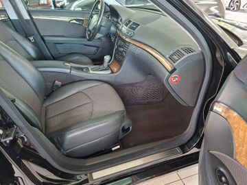 Mercedes E 200 - 5