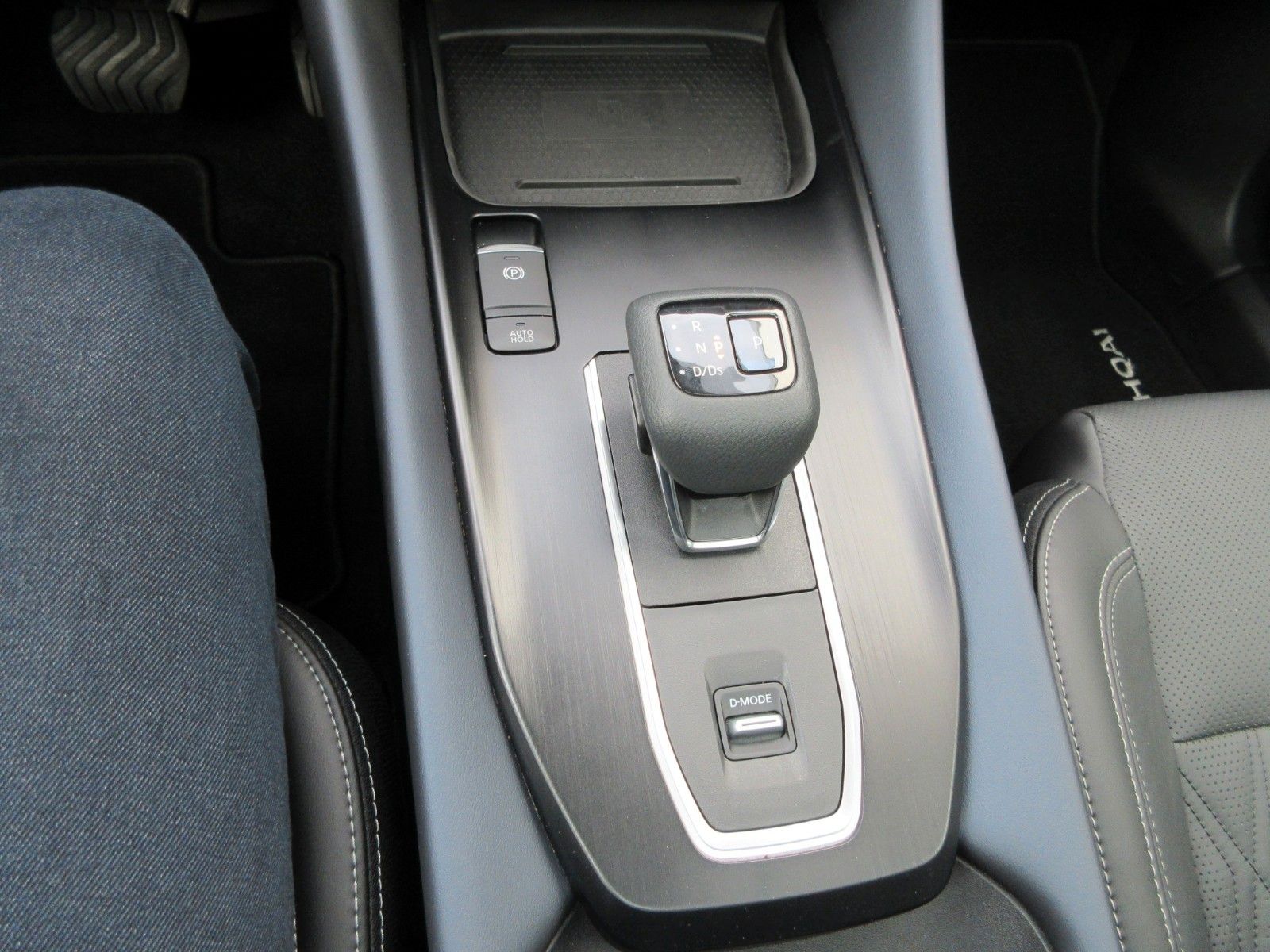 Fahrzeugabbildung Nissan Qashqai 1.3 Xtronic Automatik | Tekna+