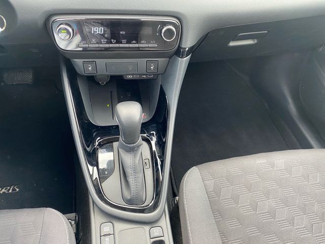 Yaris 1.5 Hybrid Style PDC SHZ KAMERA ACC LED