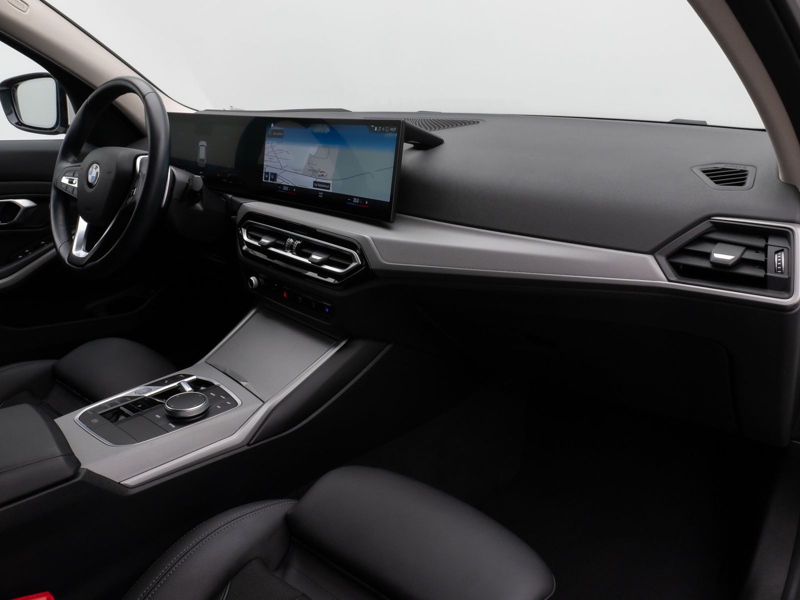 Fahrzeugabbildung BMW 320d Kamera HUD DAB AHK Alarm Sport Leder Ad.LED