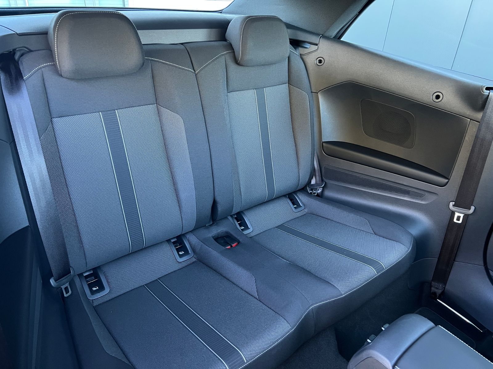 Fahrzeugabbildung Volkswagen T-Roc Cabriolet 1.5 TSI DSG *AHK, LED, Black Sty