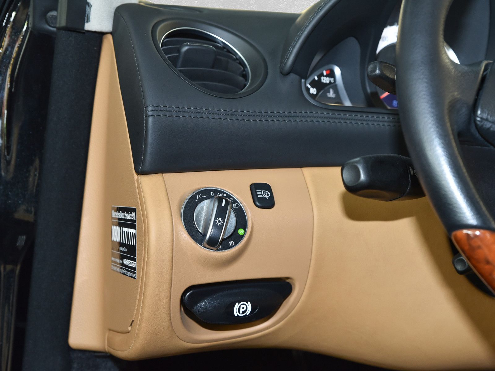 Fahrzeugabbildung Mercedes-Benz SL 600 - Glasdach|Multikontursitz|Airscarf|ILS