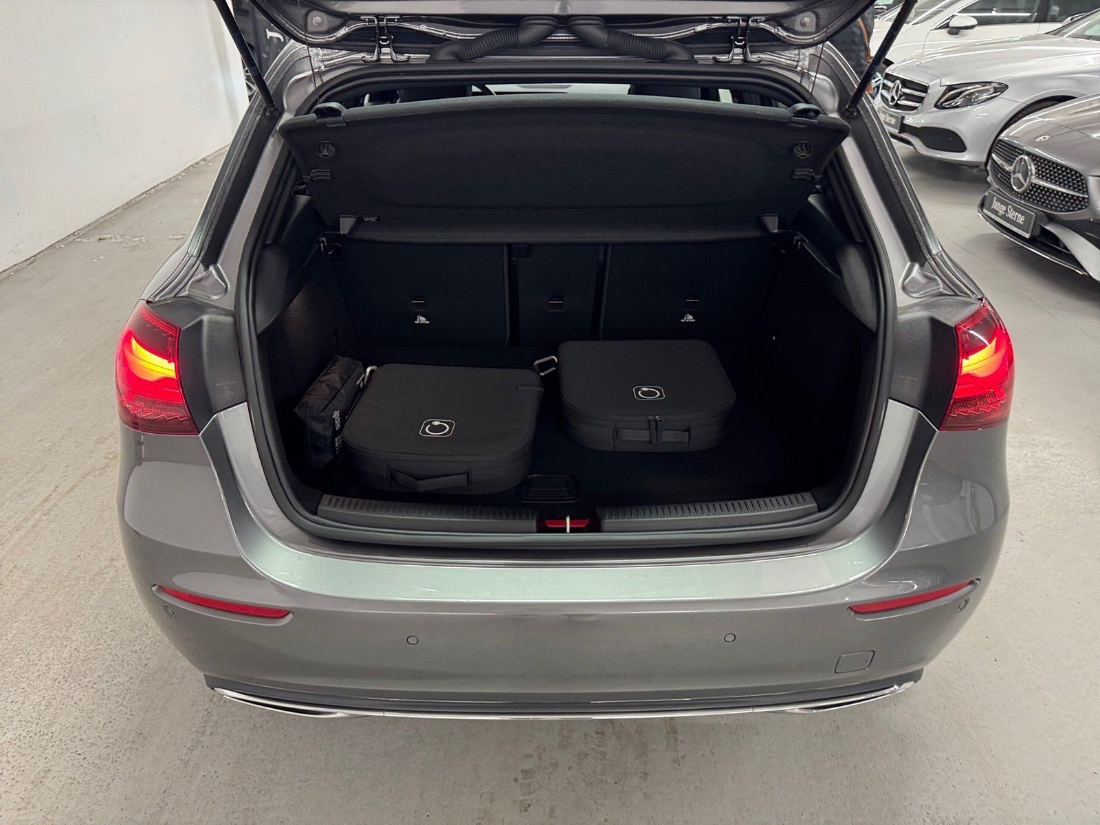Fahrzeugabbildung Mercedes-Benz A 250 e Progressive*11KW*LED*Kamera*CarPlay*PDC*